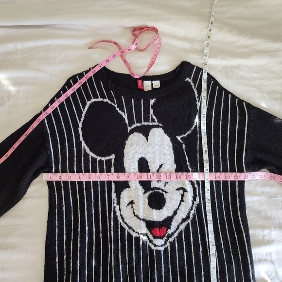 H&M × Disney Winking Mickey Mouse Striped Sweater Acrylic/ Alpaca Blend size Med - Picture 3 of 5